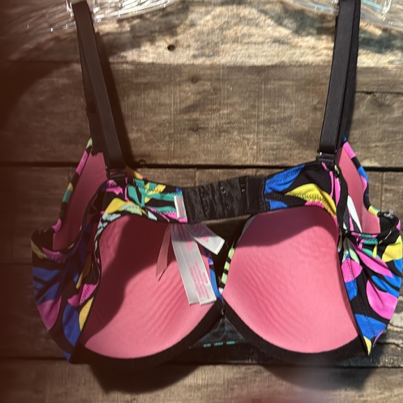 💰BOGO FREE VS Pink Wear Everywhere Lightly Lined T-Shirt Bra - Picture 5 of 6